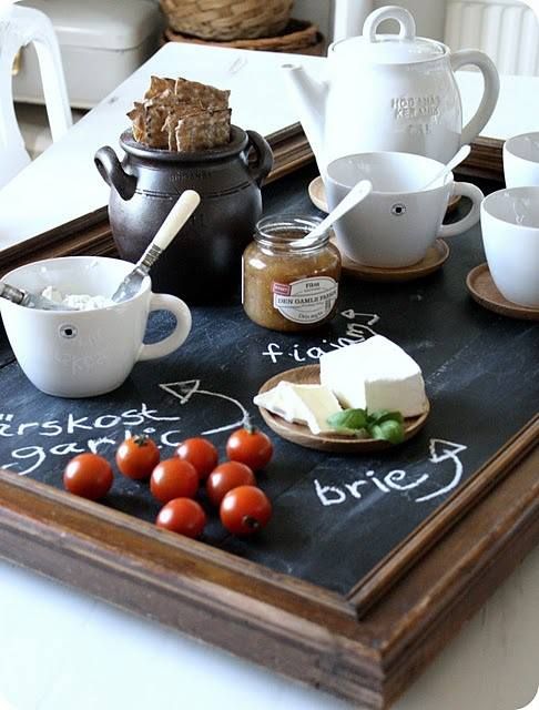 decorar bandejas con pizarra