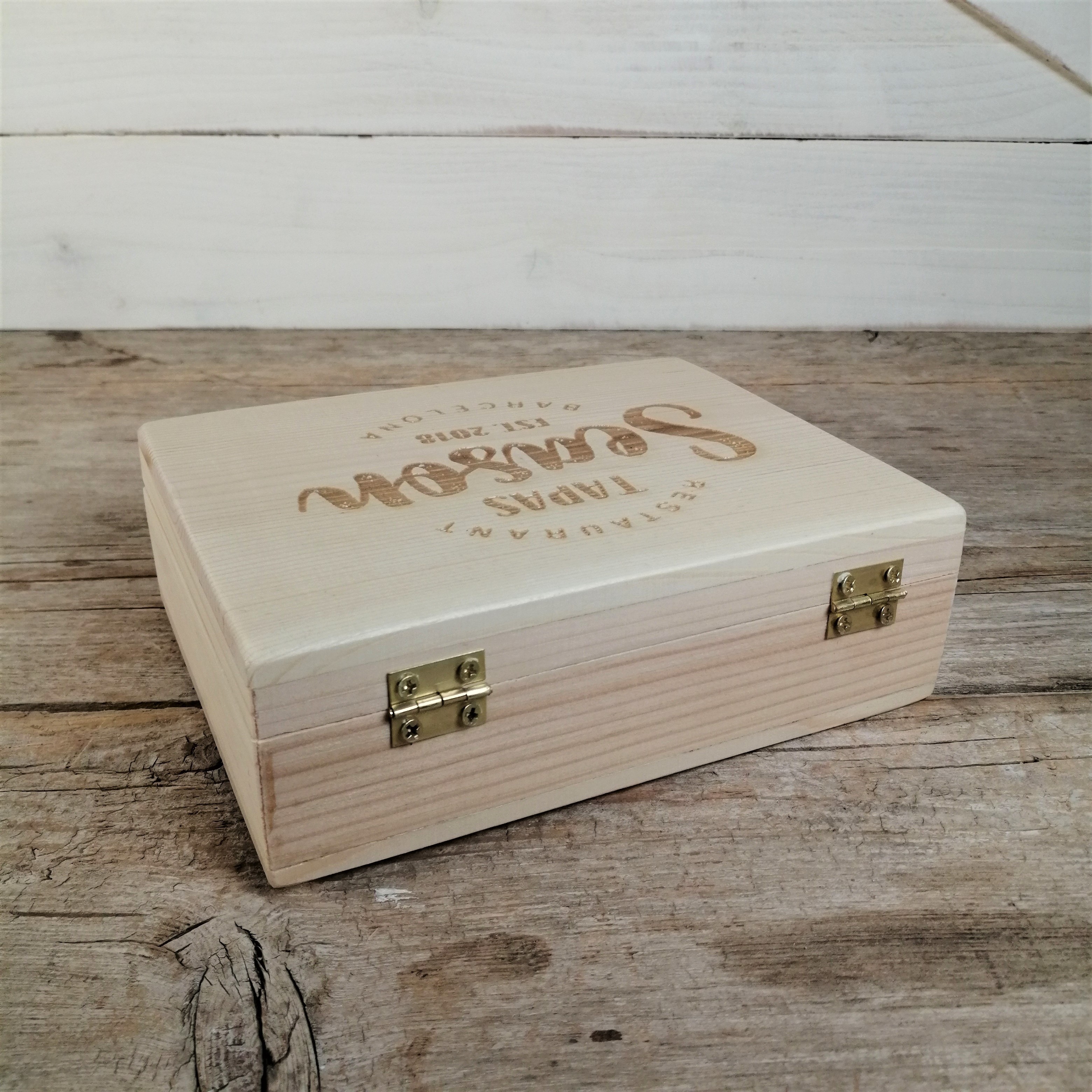 Caja portafacturas madera