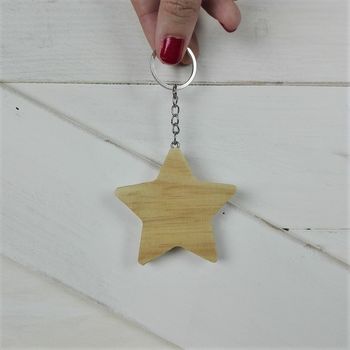 Estrella de madera llavero