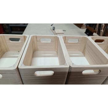 Caja de madera con esquinas redondeadas