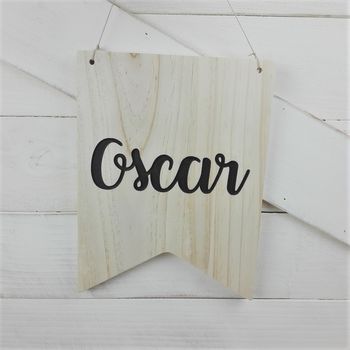Banderín de madera con nombre