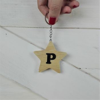 Estrella de madera llavero